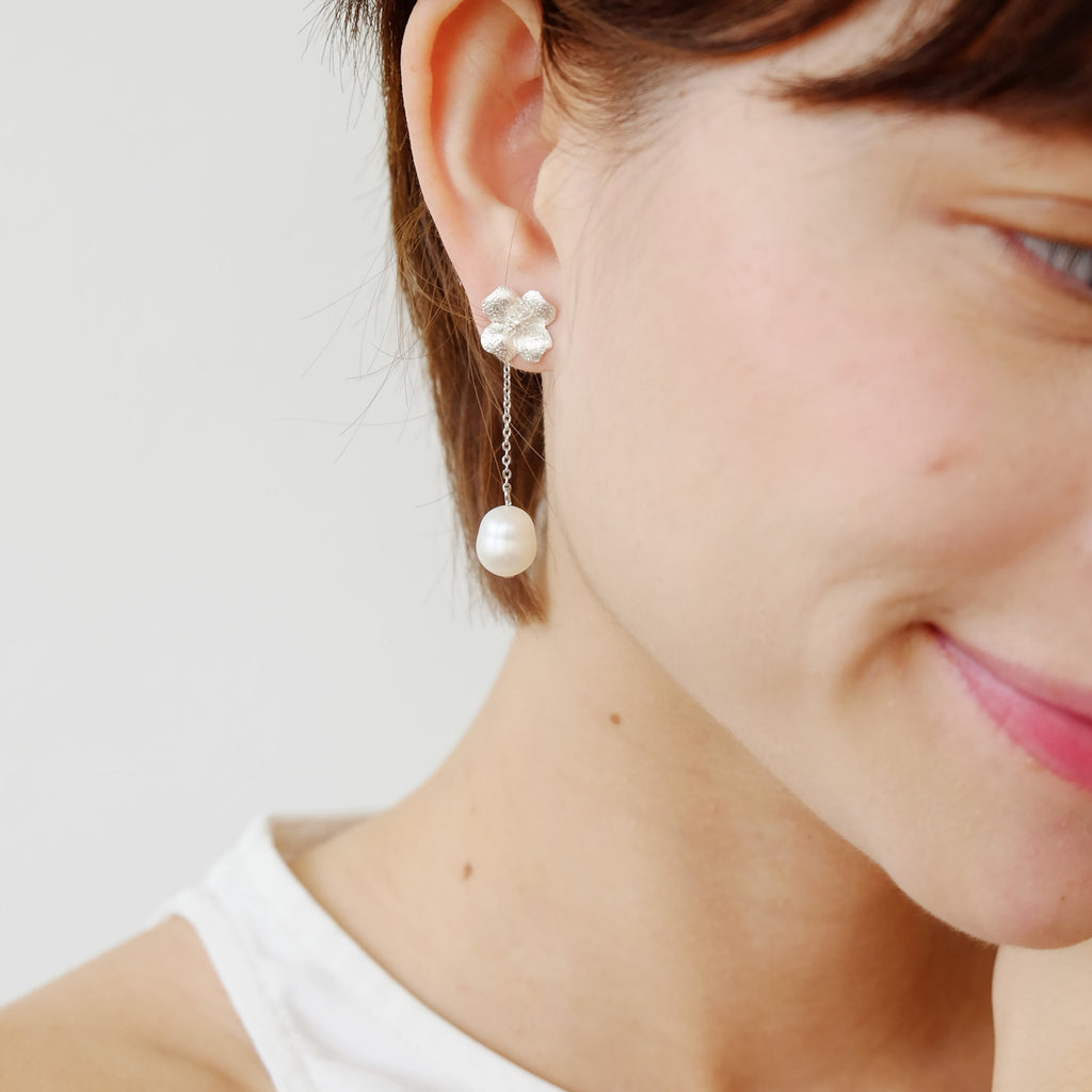 Chain Pearl Danglers in Silver