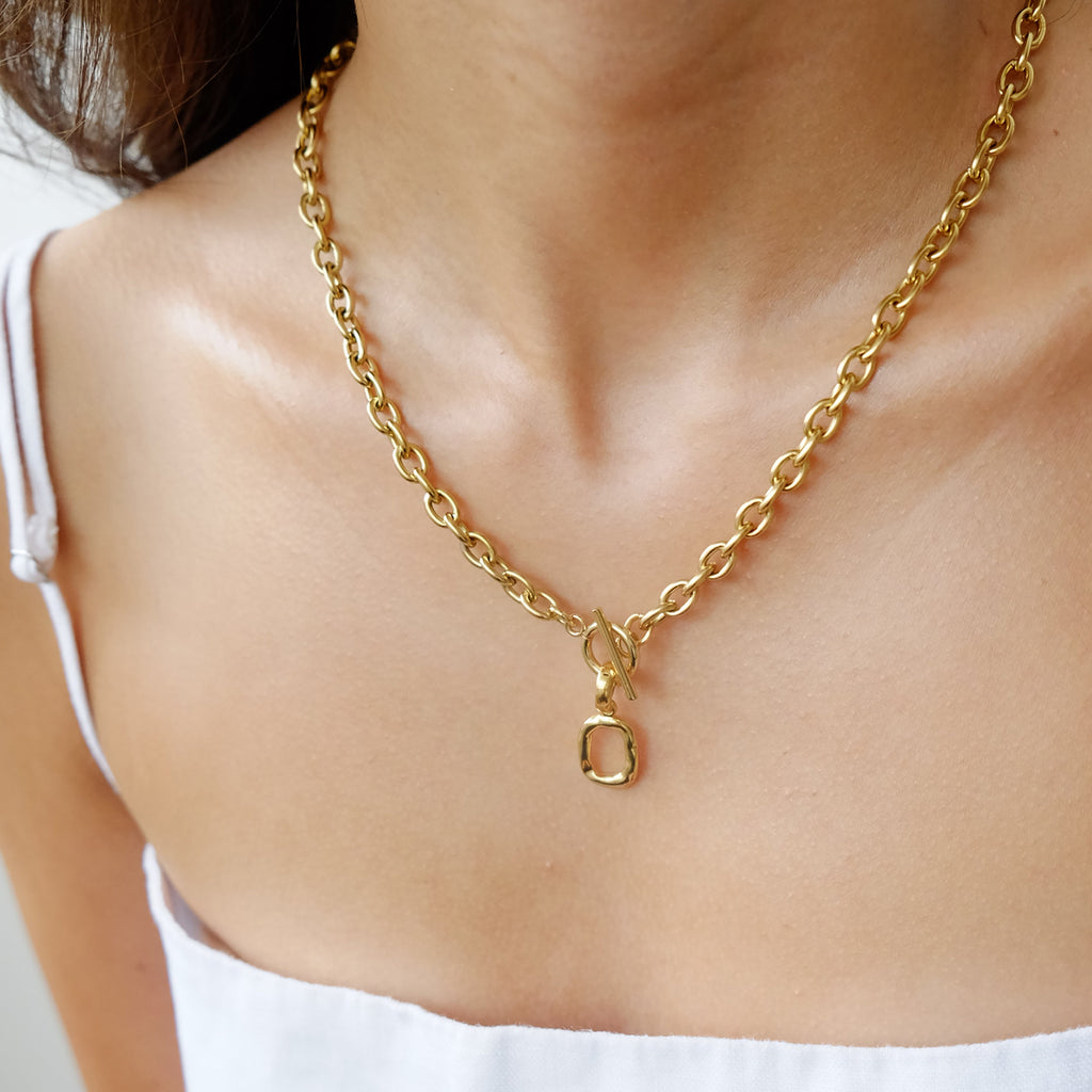 Nil Pendant in Gold