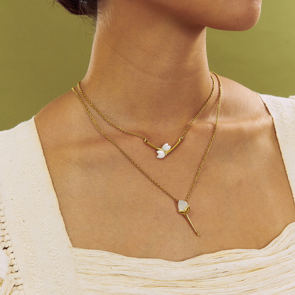 Jasmine Twin Necklace in Mother of Pearl