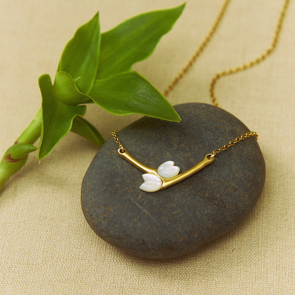 Jasmine Twin Necklace in Mother of Pearl