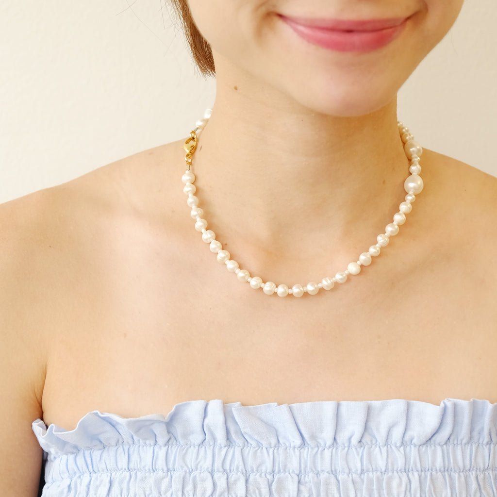 Hailey Necklace in Pearl