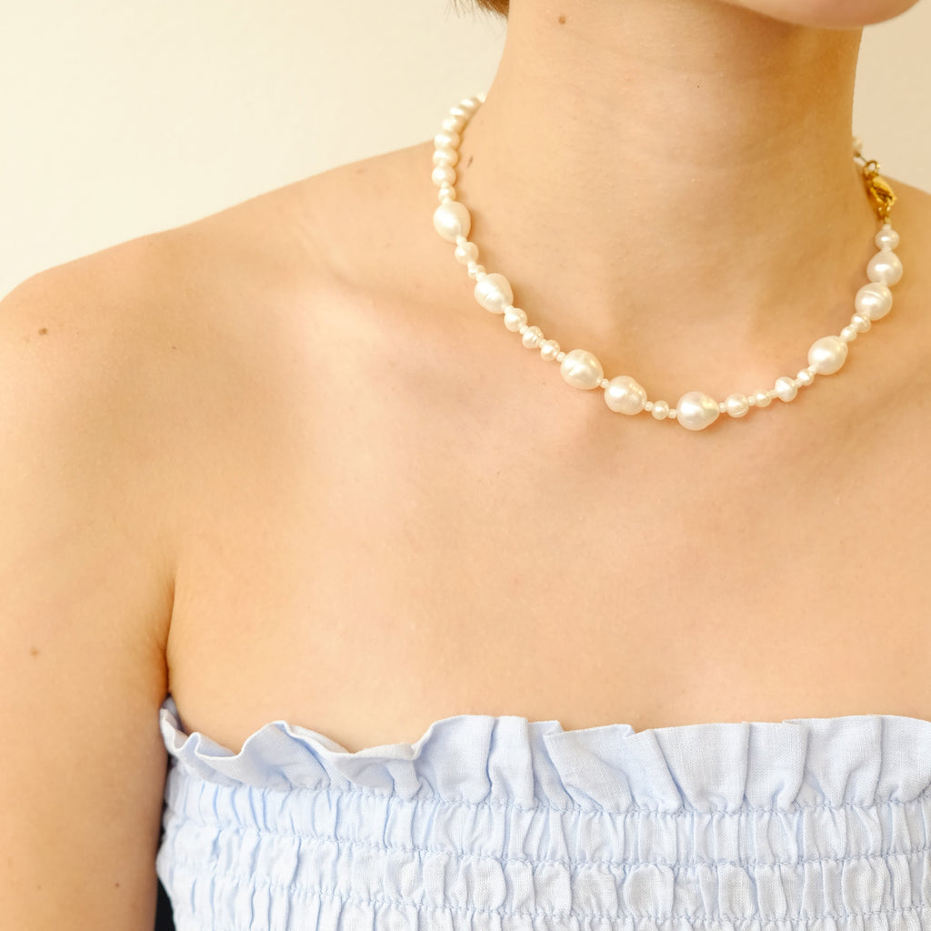 Hailey Necklace in Pearl