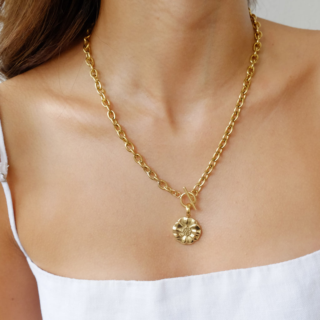 Lelita Necklace in Gold